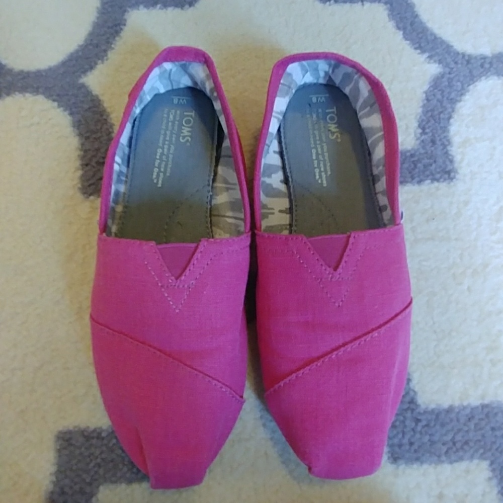 Women's Toms classic size 8 pink